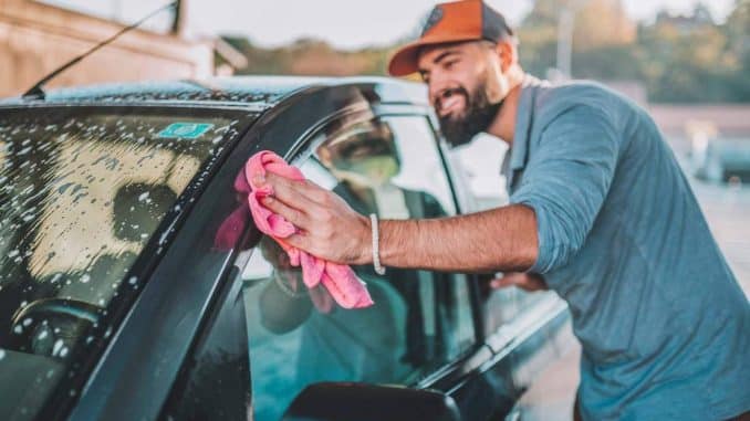 découvrez nos conseils et techniques pour polir votre voiture efficacement. redonnez de l'éclat à votre véhicule et éliminez les micro-rayures pour un fini impeccable et durable.