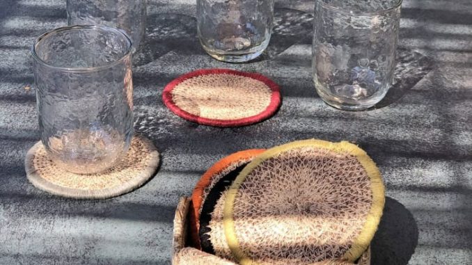 découvrez l'univers fascinant des verres de mer, ces trésors naturels issus de l'érosion des bouteilles et des déchets en verre. apprenez comment les verres de mer se forment au fil du temps et où les trouver sur les plages. un article captivant pour les amoureux de la nature et des promenades sur le littoral.